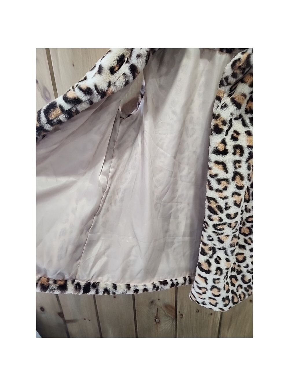 Jen and Co. Women's Leopard Animal Print Super Soft Faux Fur Hooded Vest - Picture 5 of 11